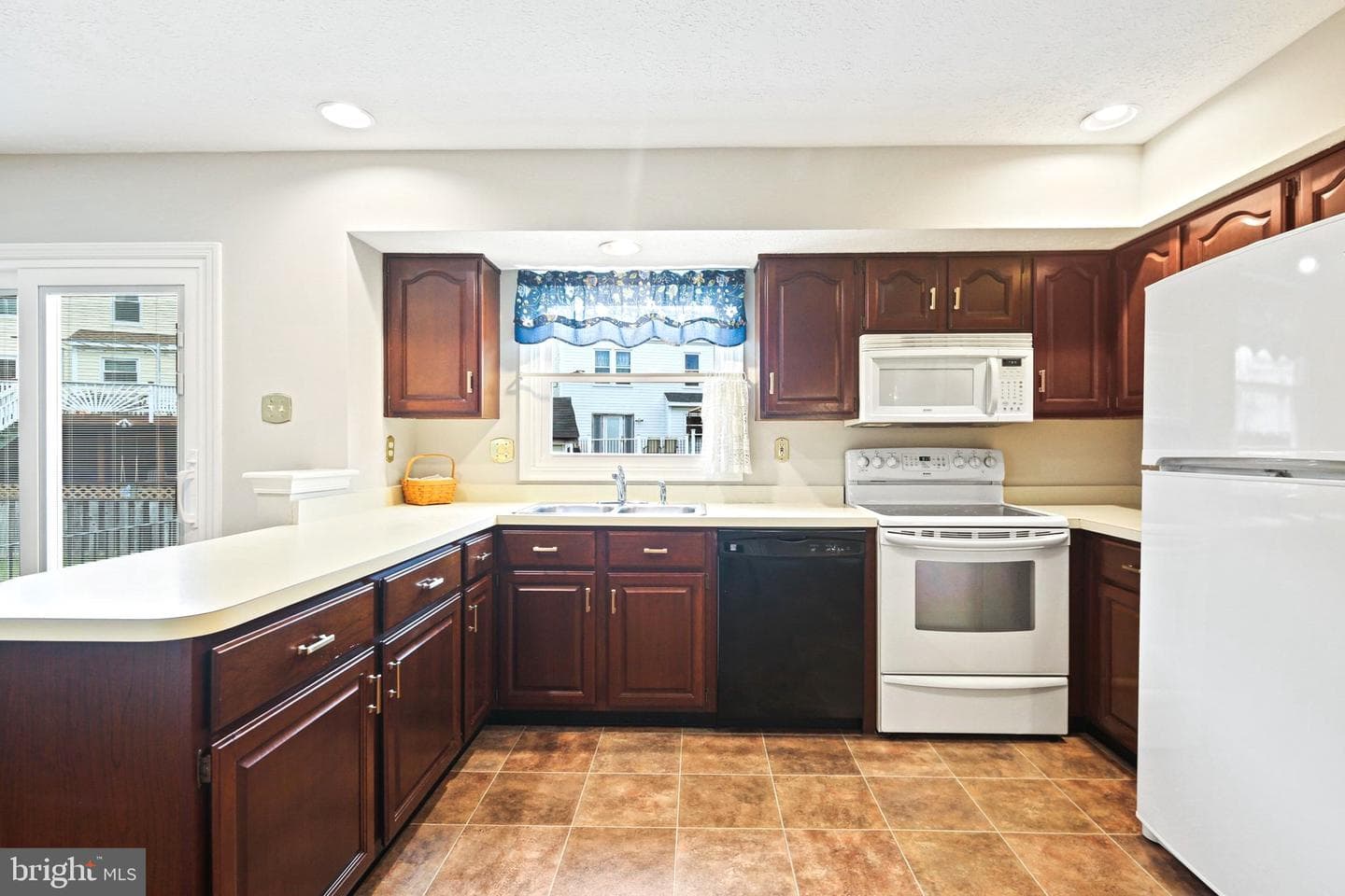 14 Britmore Court photo 6