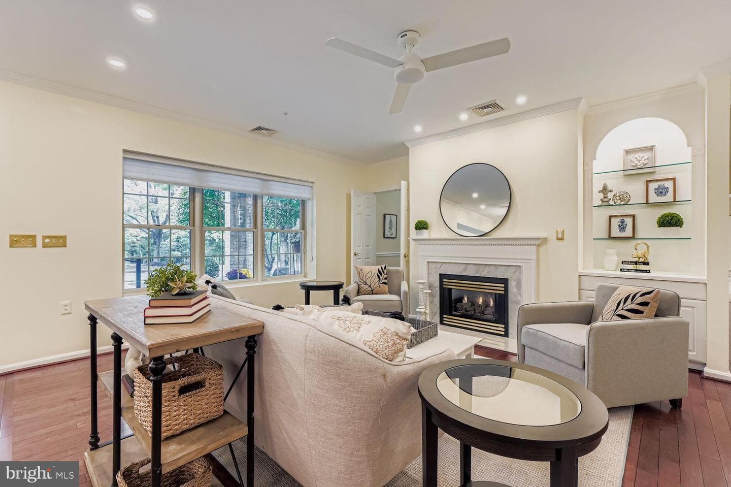 200 Belmont Forest #102 photo 5