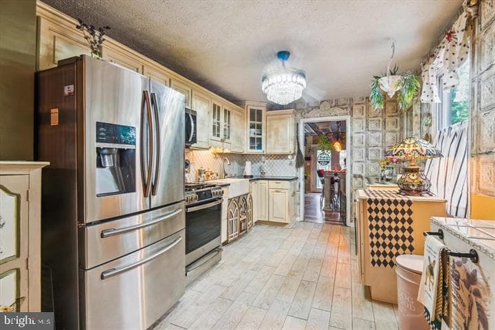 947 Martin Road photo 5