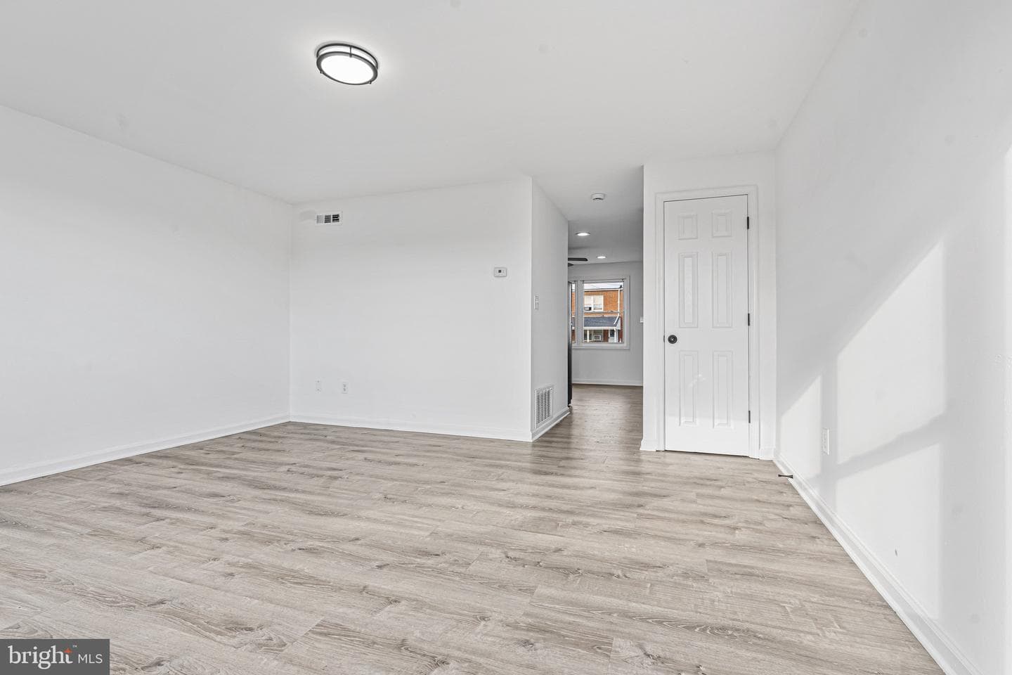 8110 N Boundary Road photo 3