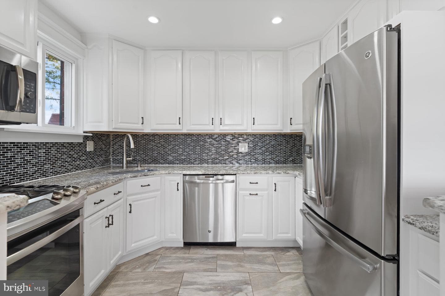 27 Edgemoor photo 6