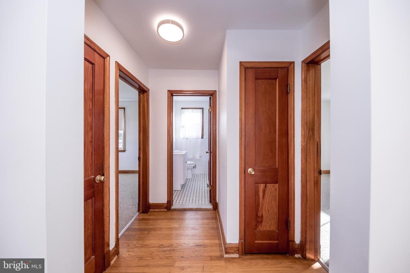 8929 Yvonne Avenue photo 12