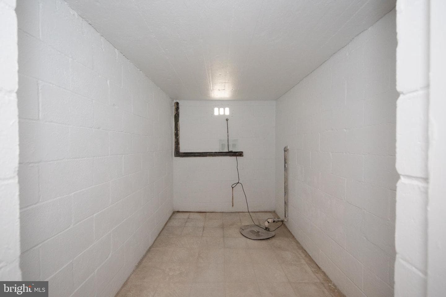 8929 Yvonne Avenue photo 25