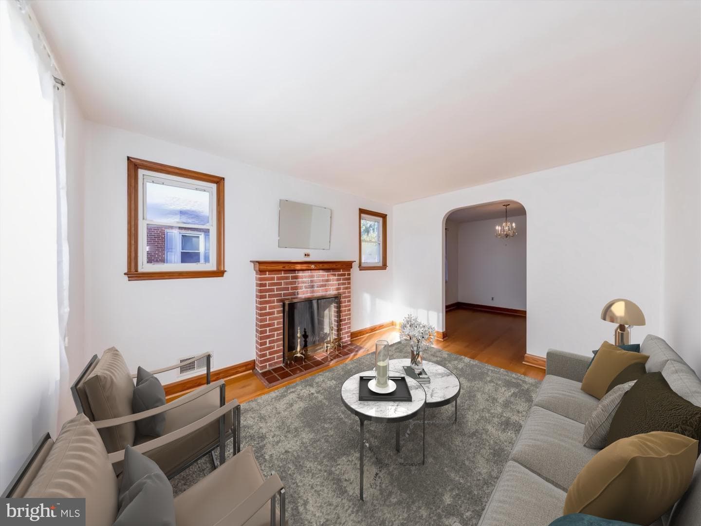 8929 Yvonne Avenue photo 4