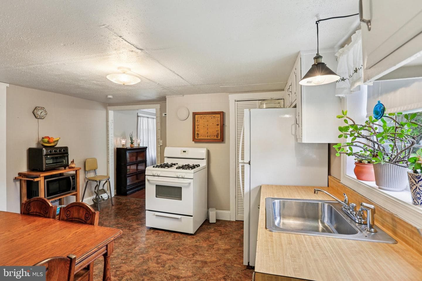 19 Bond Avenue photo 10