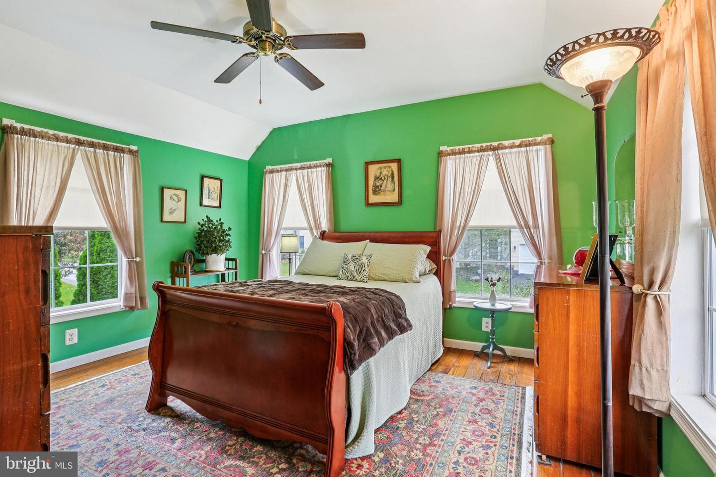19 Bond Avenue photo 13