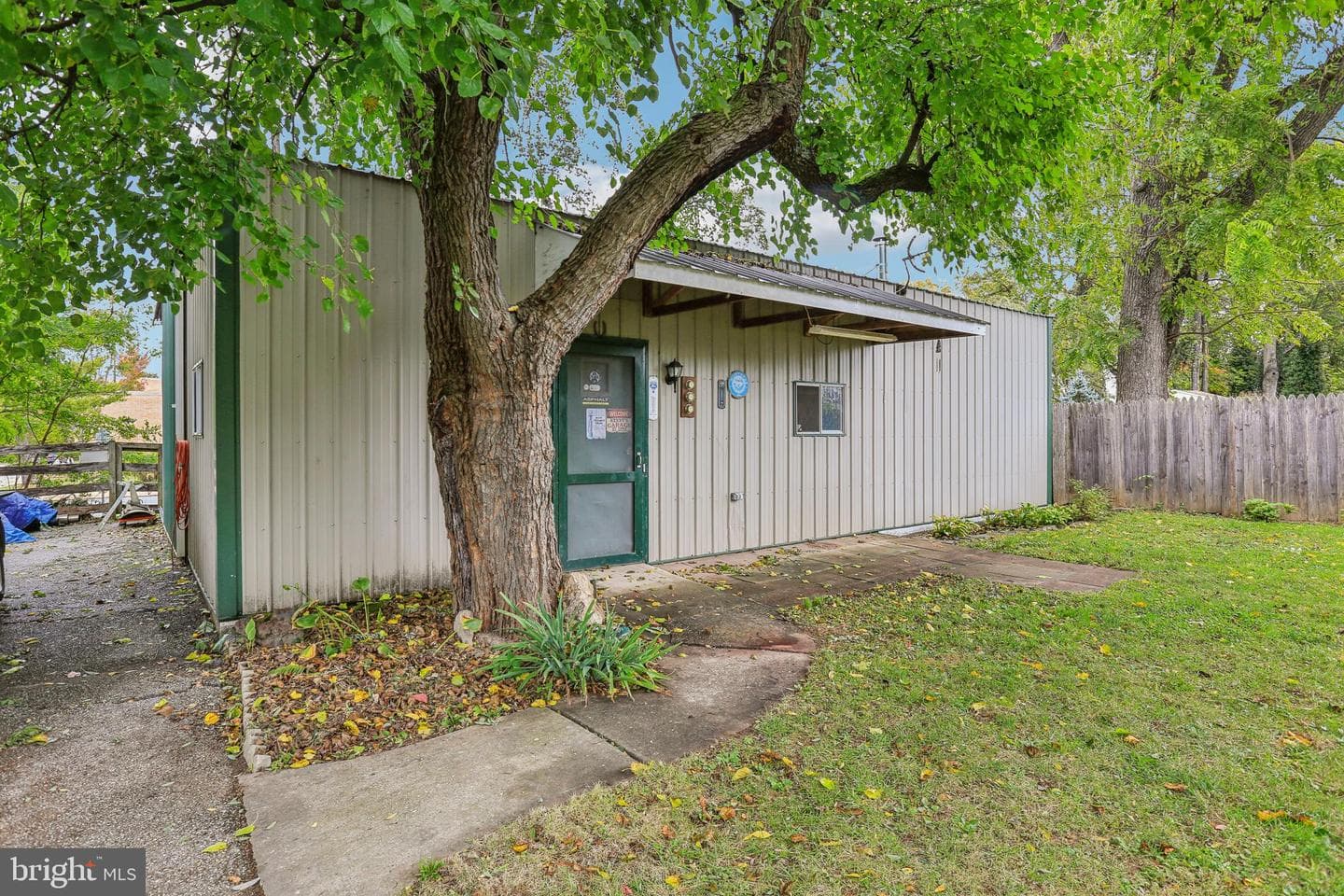 19 Bond Avenue photo 23