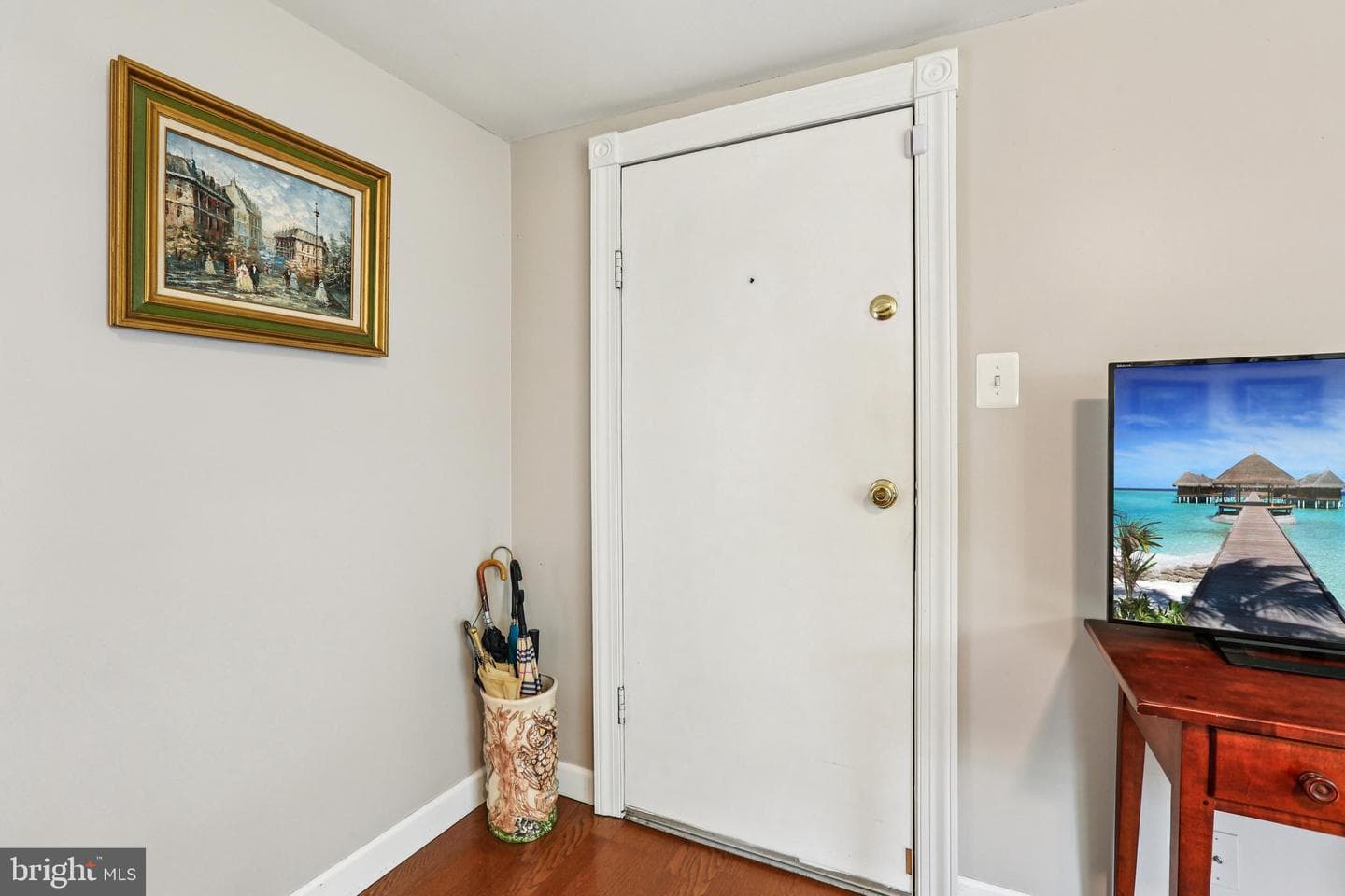 19 Bond Avenue photo 5