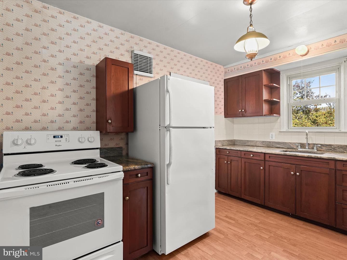 8 Seminole Avenue photo 10