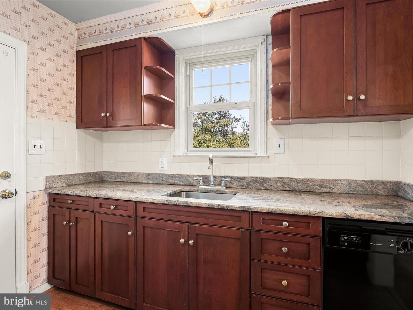 8 Seminole Avenue photo 12