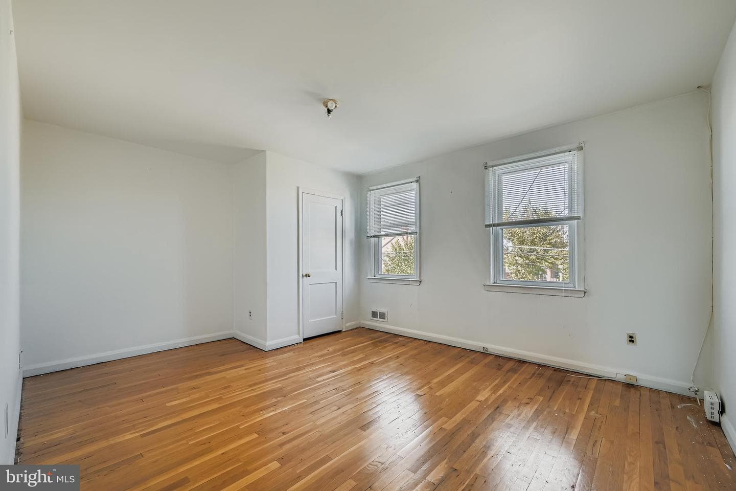 7230 Conley Street photo 11