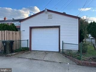 2746 Moorgate Road photo 14