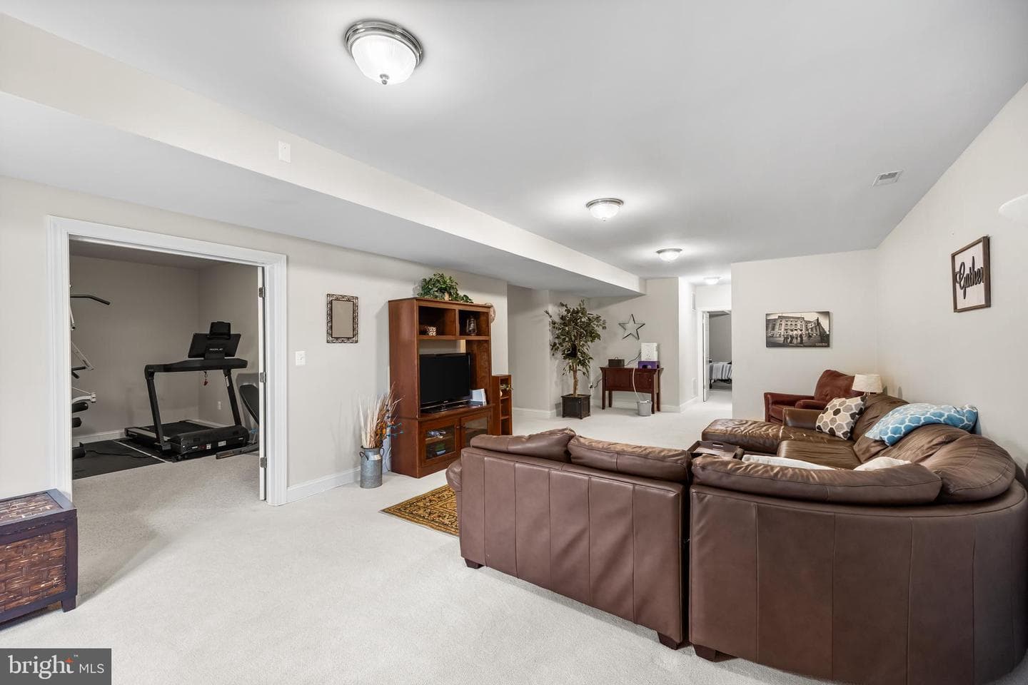 103 Troutbeck Court photo 41