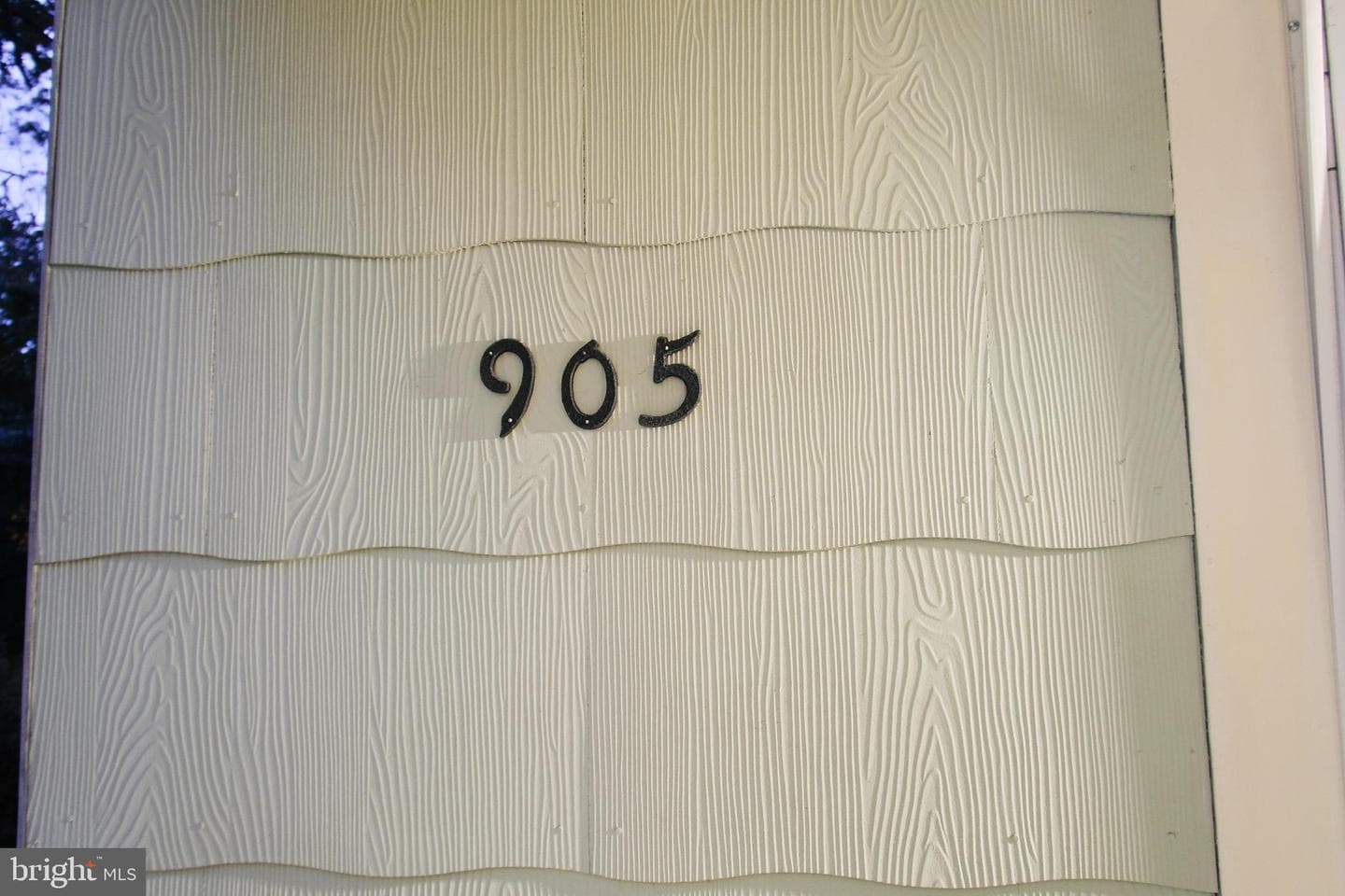 905 Woodsdale Road photo 2