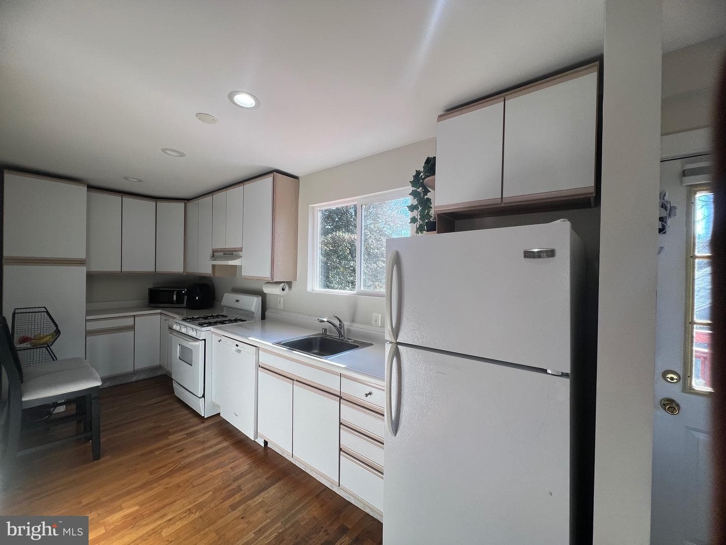 905 Woodsdale Road photo 20