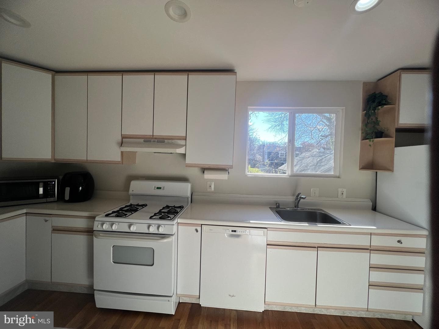 905 Woodsdale Road photo 21