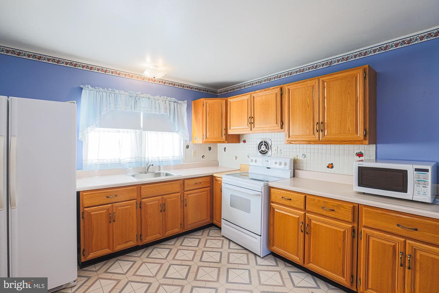 8602 David Avenue photo 4