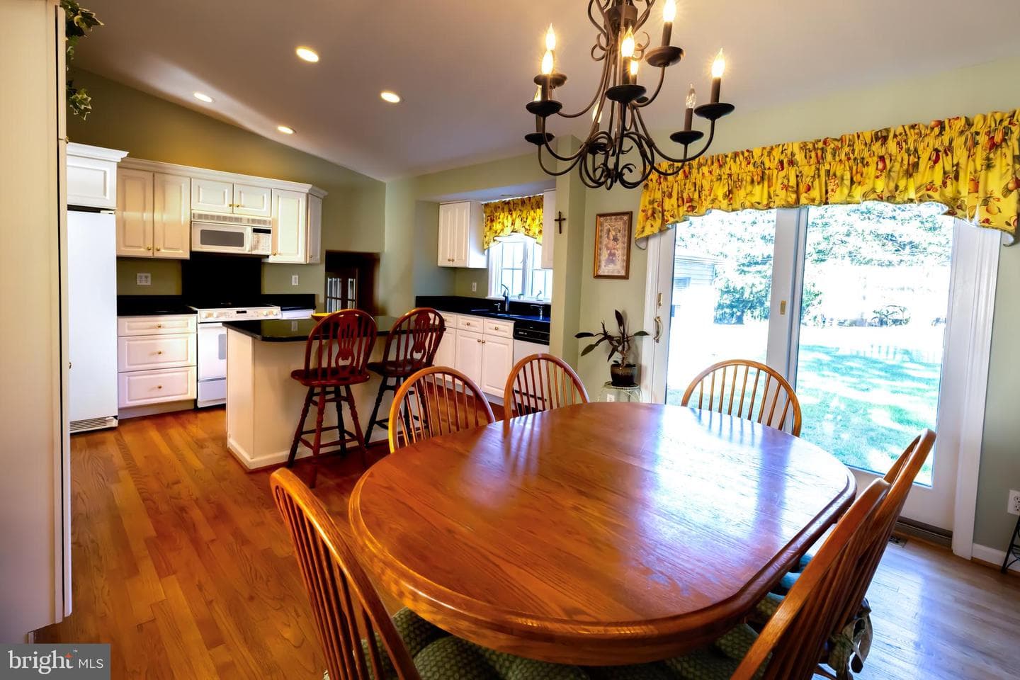 2303 Wuthering Road photo 5