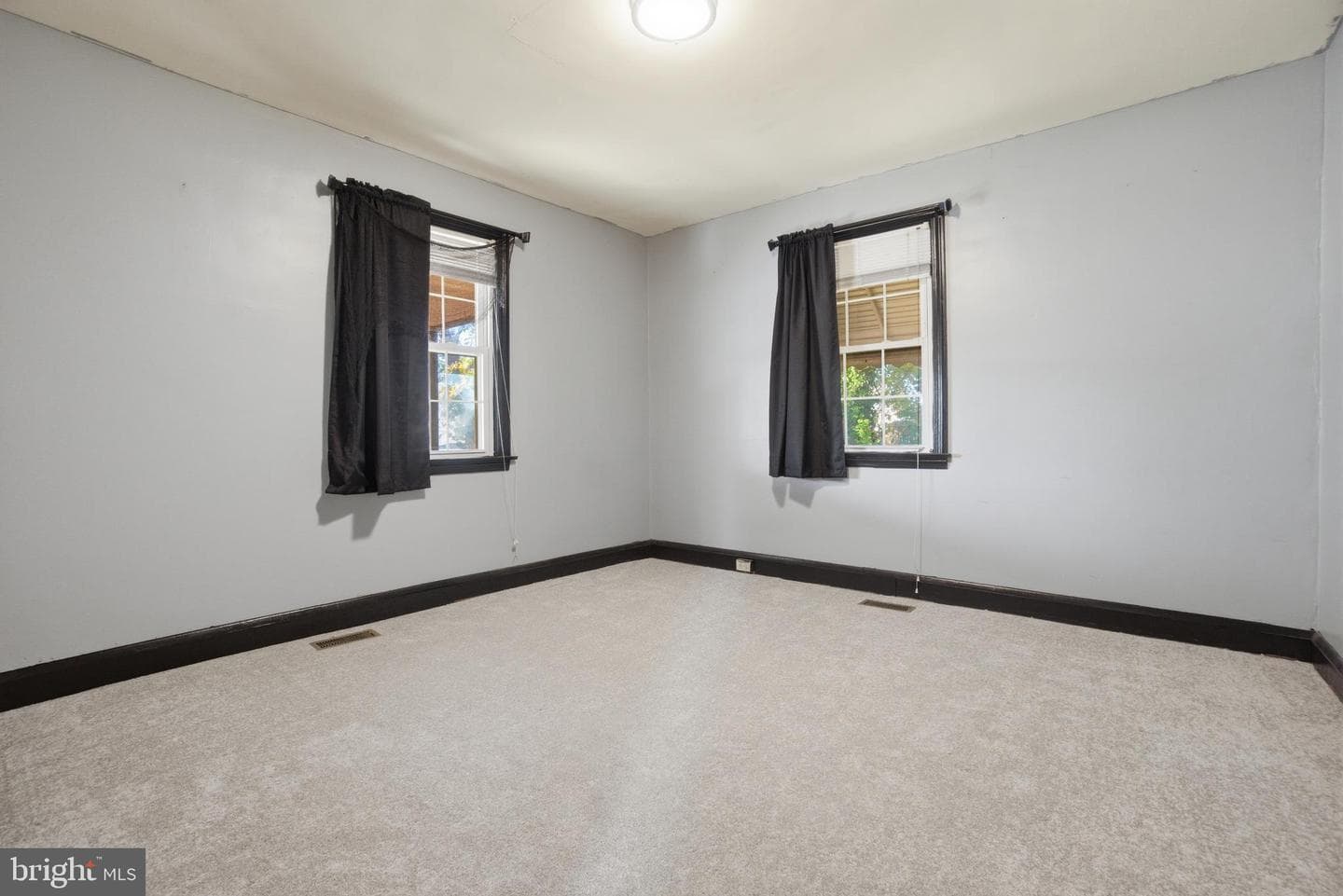 121 1st Avenue photo 23