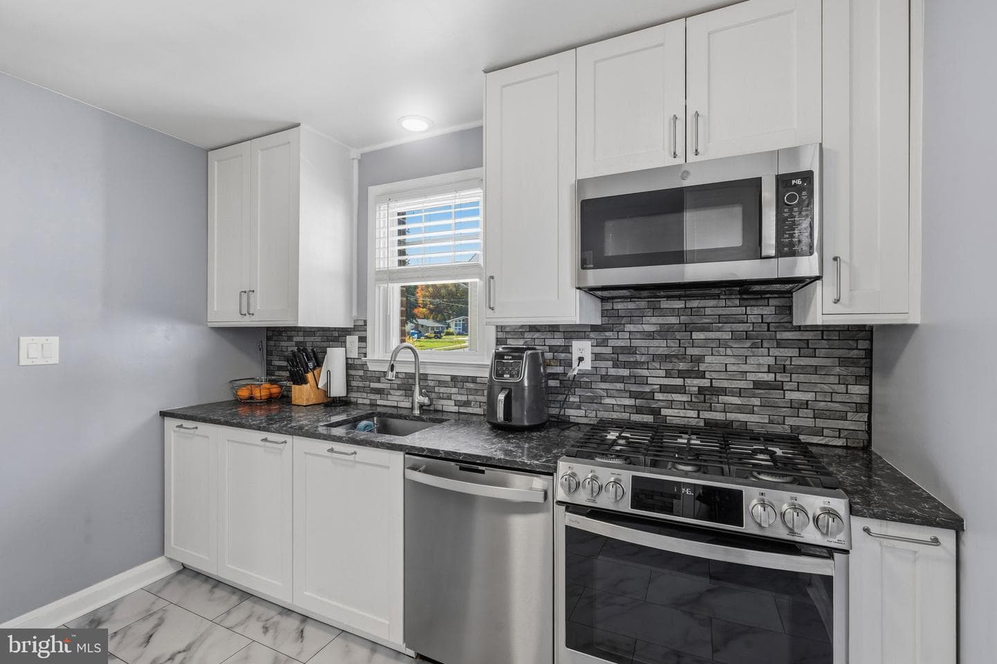 1246 Elm Road photo 7