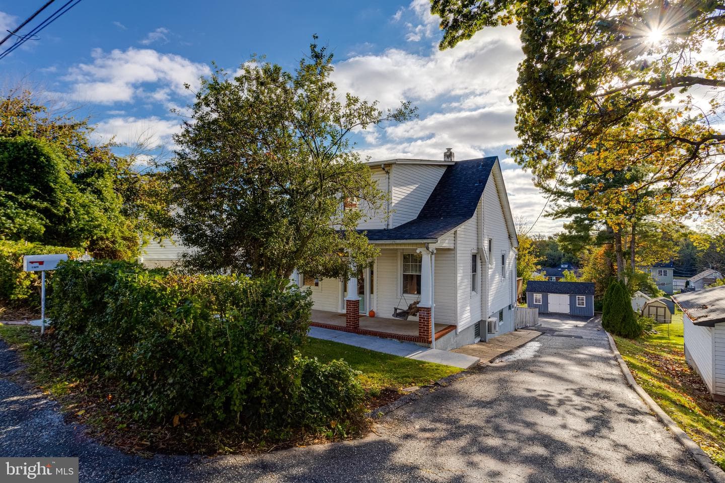1329 Pine Grove Avenue photo 3