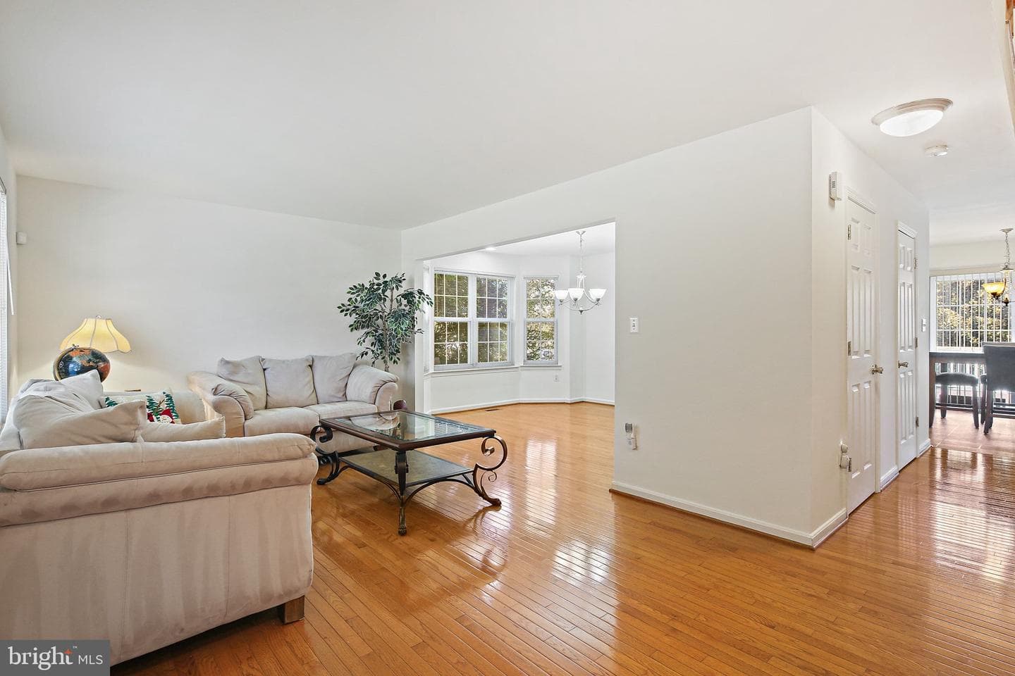 8422 Merryview Drive photo 2