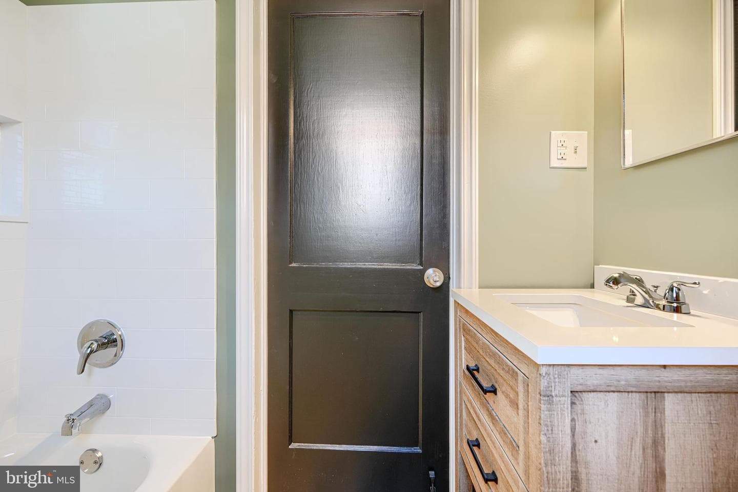 644 48th Street photo 27