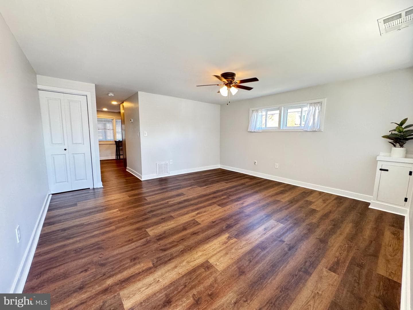 2754 Yarnall Road photo 6