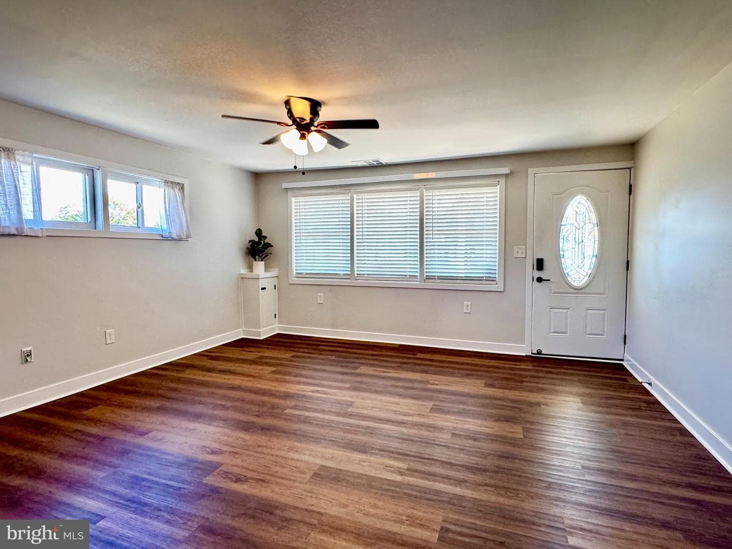 2754 Yarnall Road photo 7