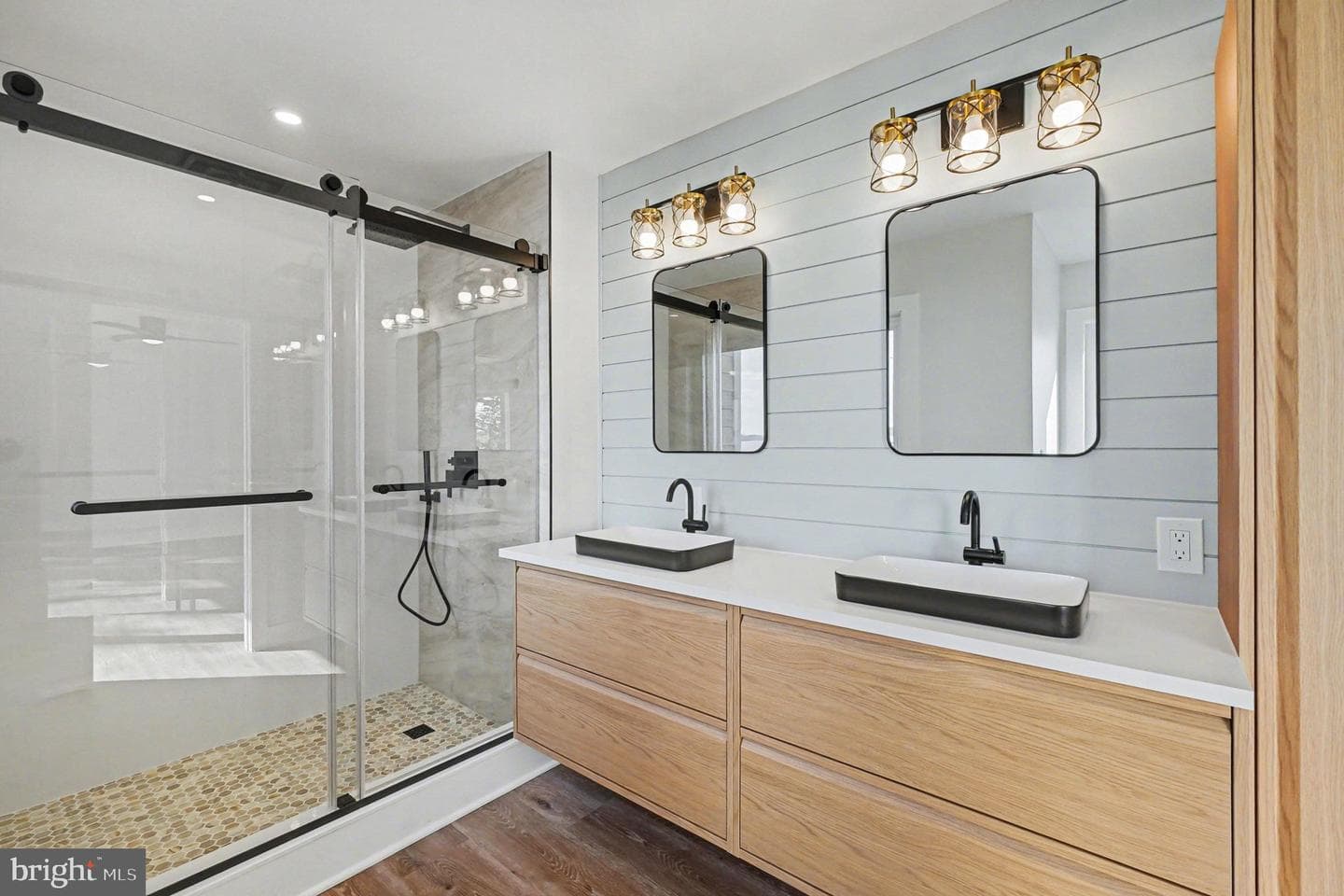9108 Hinton Avenue photo 37