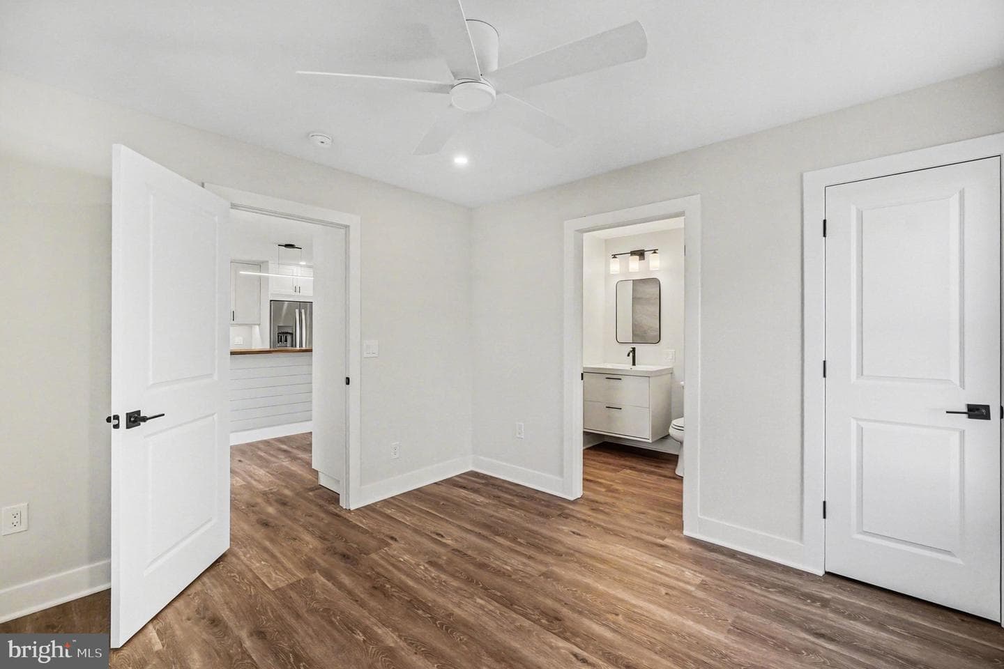 9108 Hinton Avenue photo 49