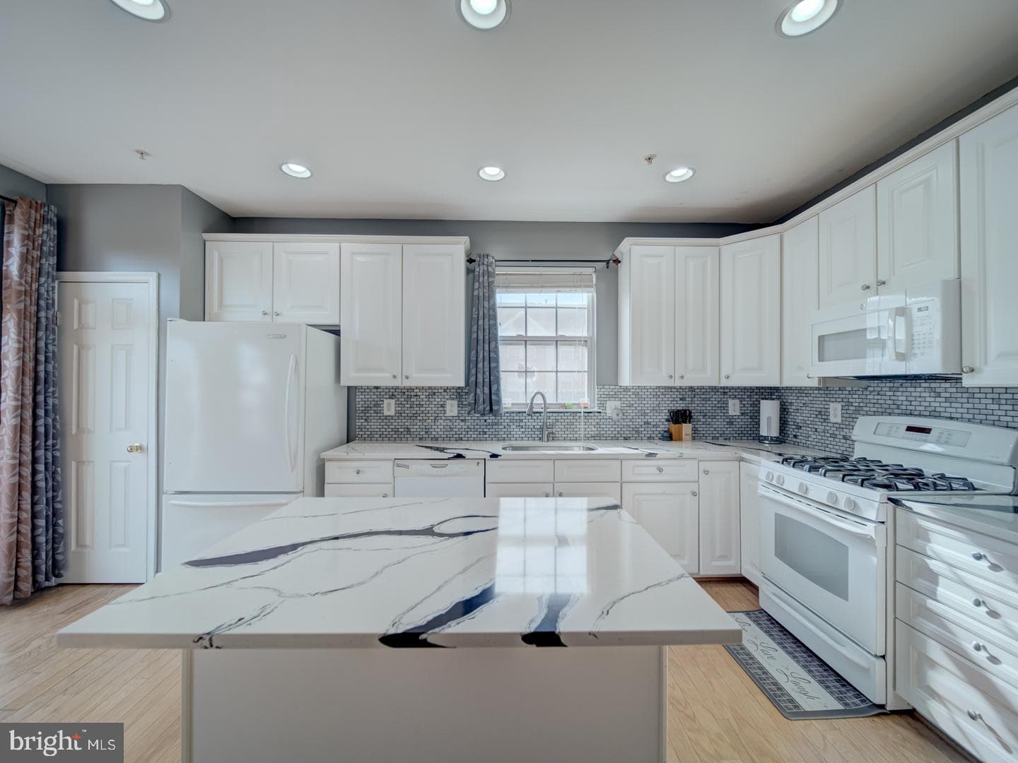 815 Lowe Road photo 12