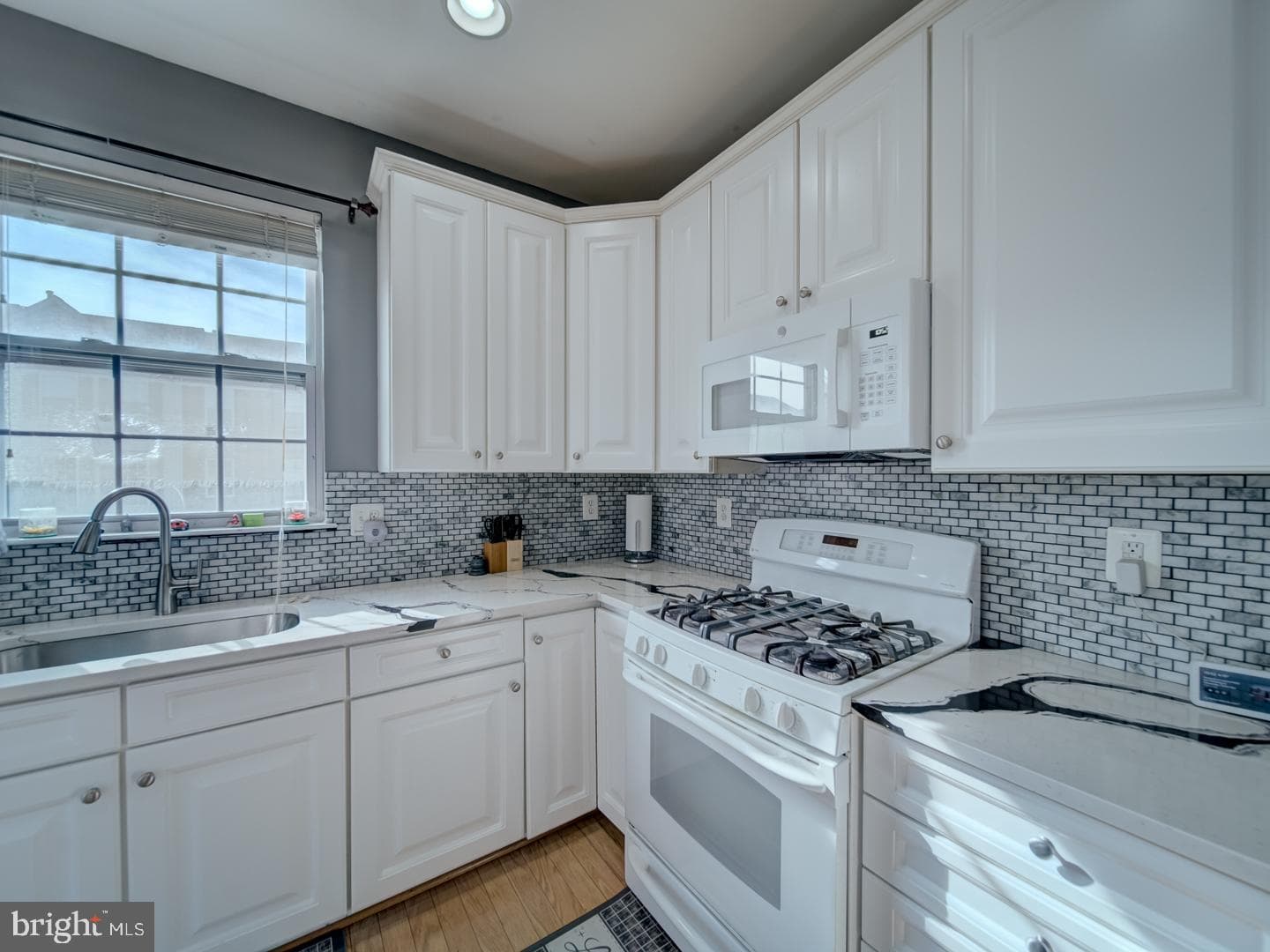 815 Lowe Road photo 13