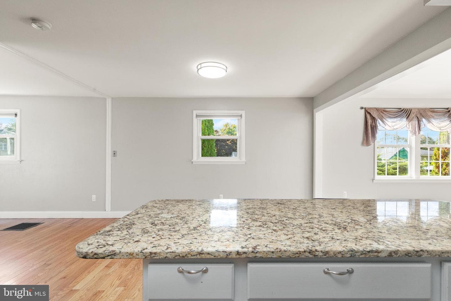 1206 Ingleside Avenue photo 8