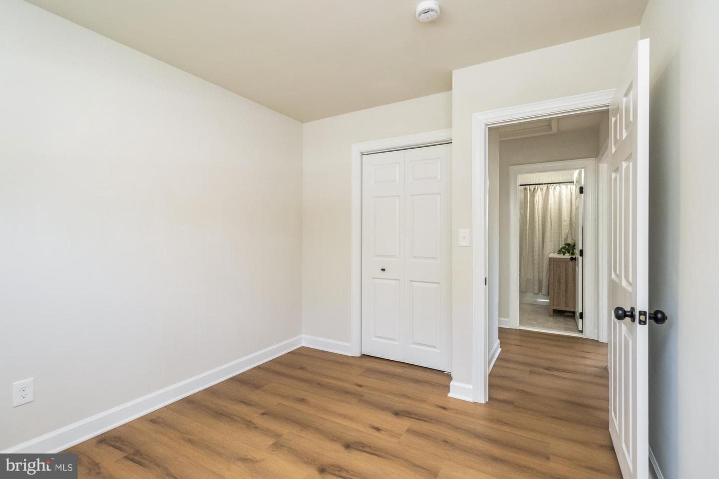 8016 Harris Avenue photo 17