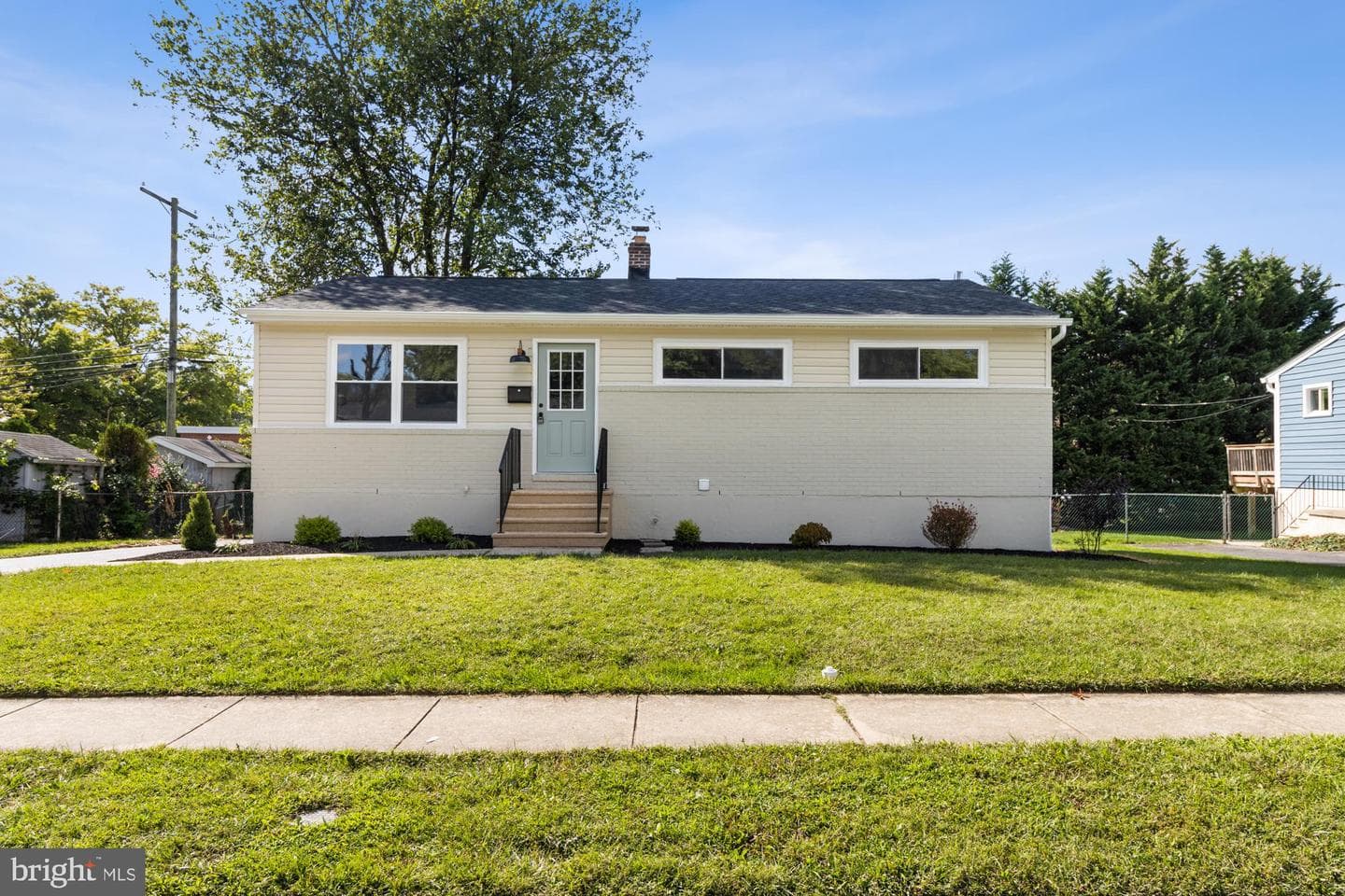 8016 Harris Avenue photo 2