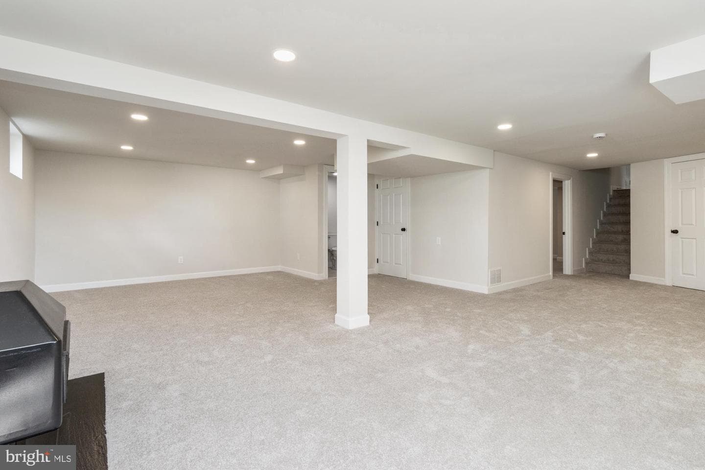 8016 Harris Avenue photo 23