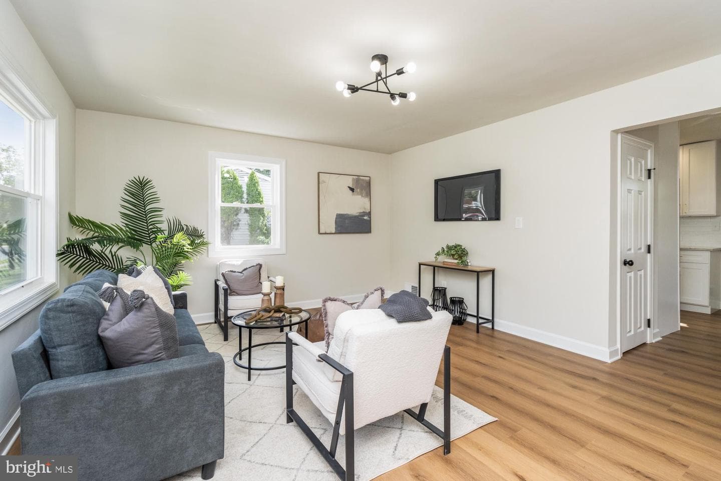 8016 Harris Avenue photo 3