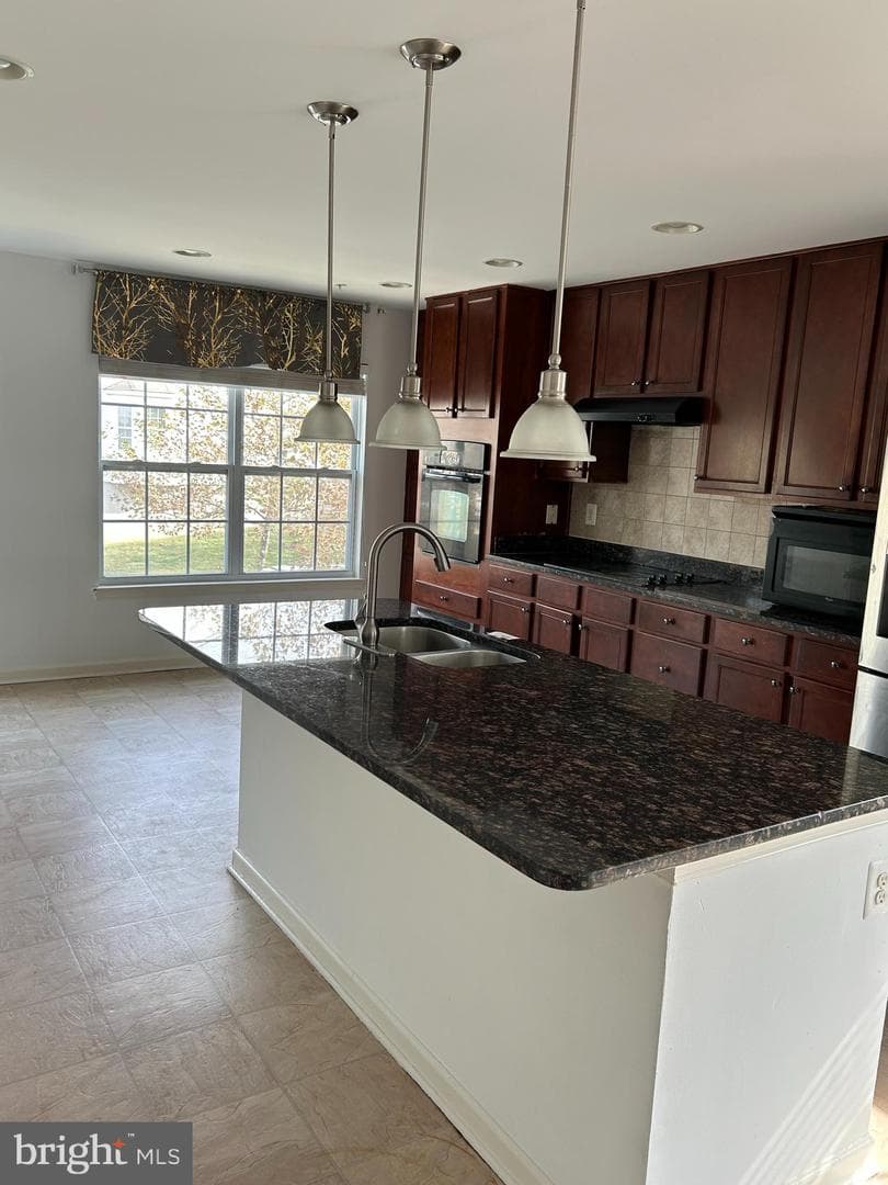 9401 Summer Squall Drive photo 2