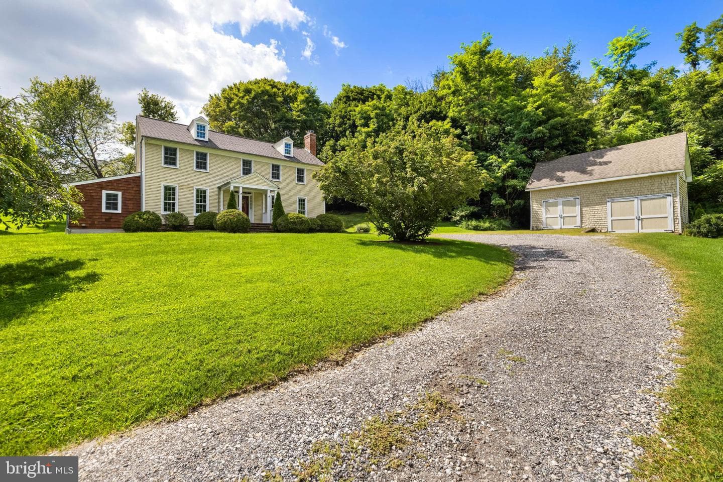 2212 River Bend Court photo 2