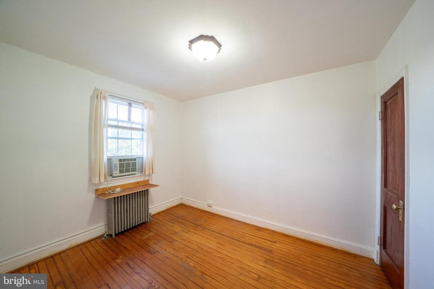 913 Maiden Choice Lane photo 10
