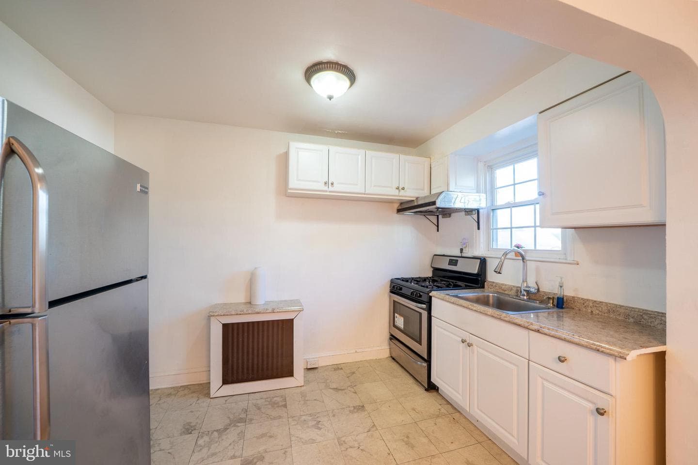 913 Maiden Choice Lane photo 5