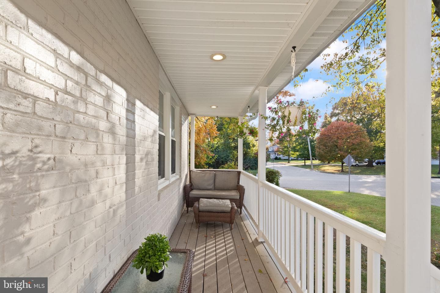 1813 Sunnyside Lane photo 3