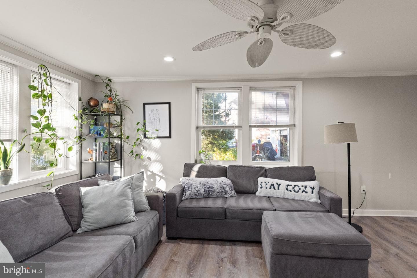 1813 Sunnyside Lane photo 4