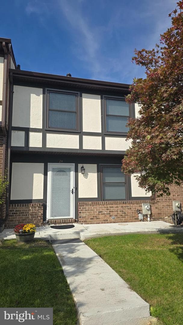 24 Neves Court