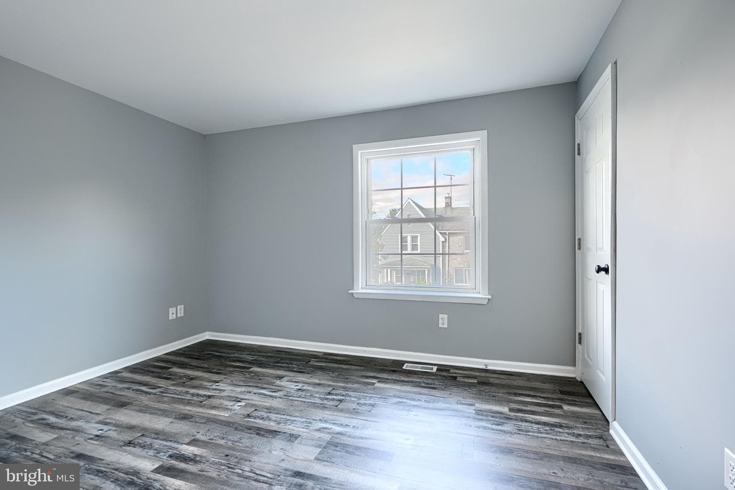 213 Colgate Avenue photo 11