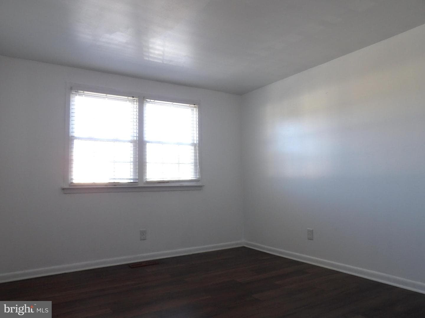 901 Grovehill Road photo 20