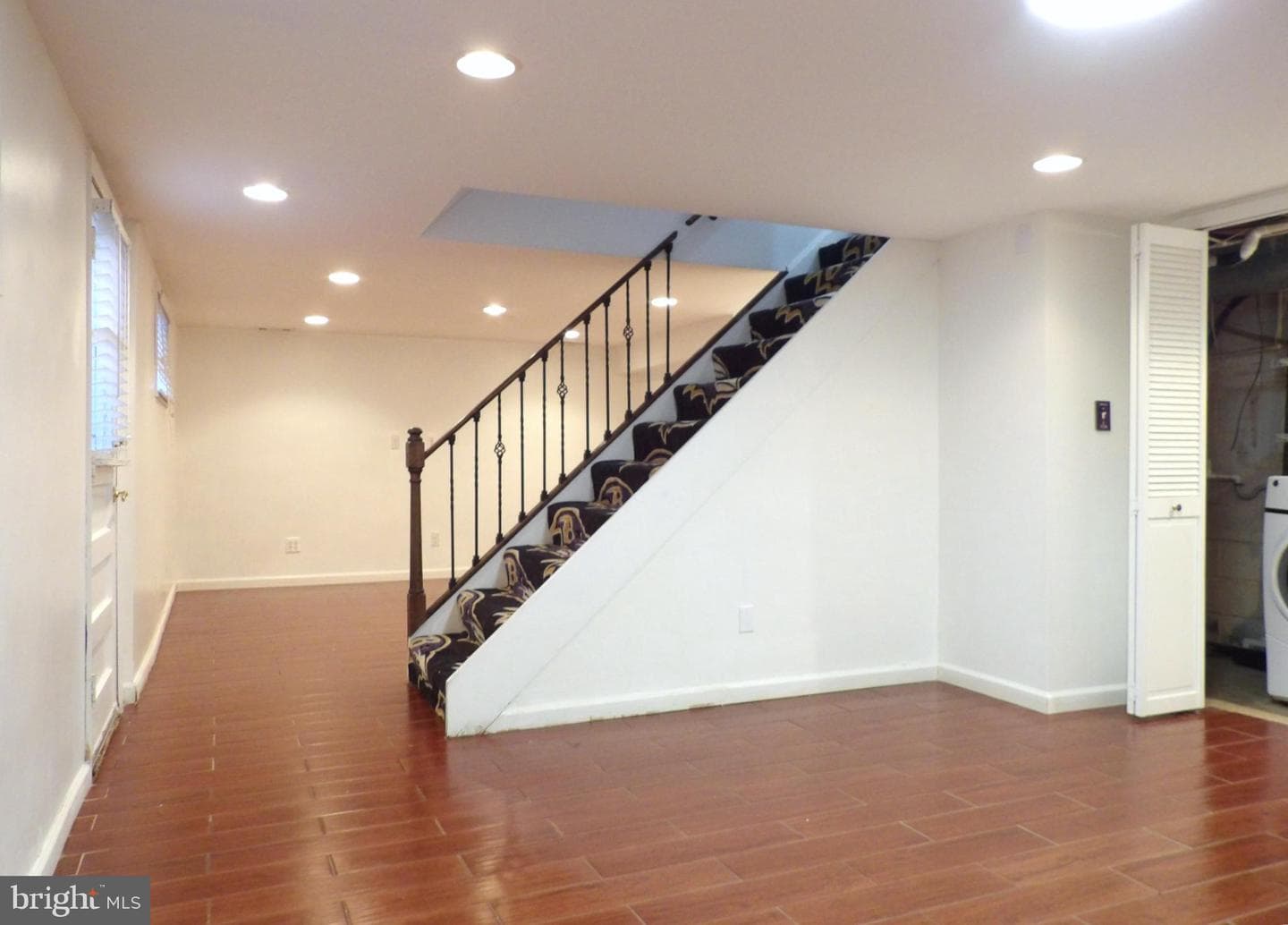 901 Grovehill Road photo 27