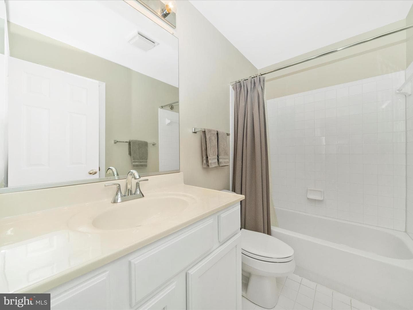 28 Goldsborough Way #41 photo 32