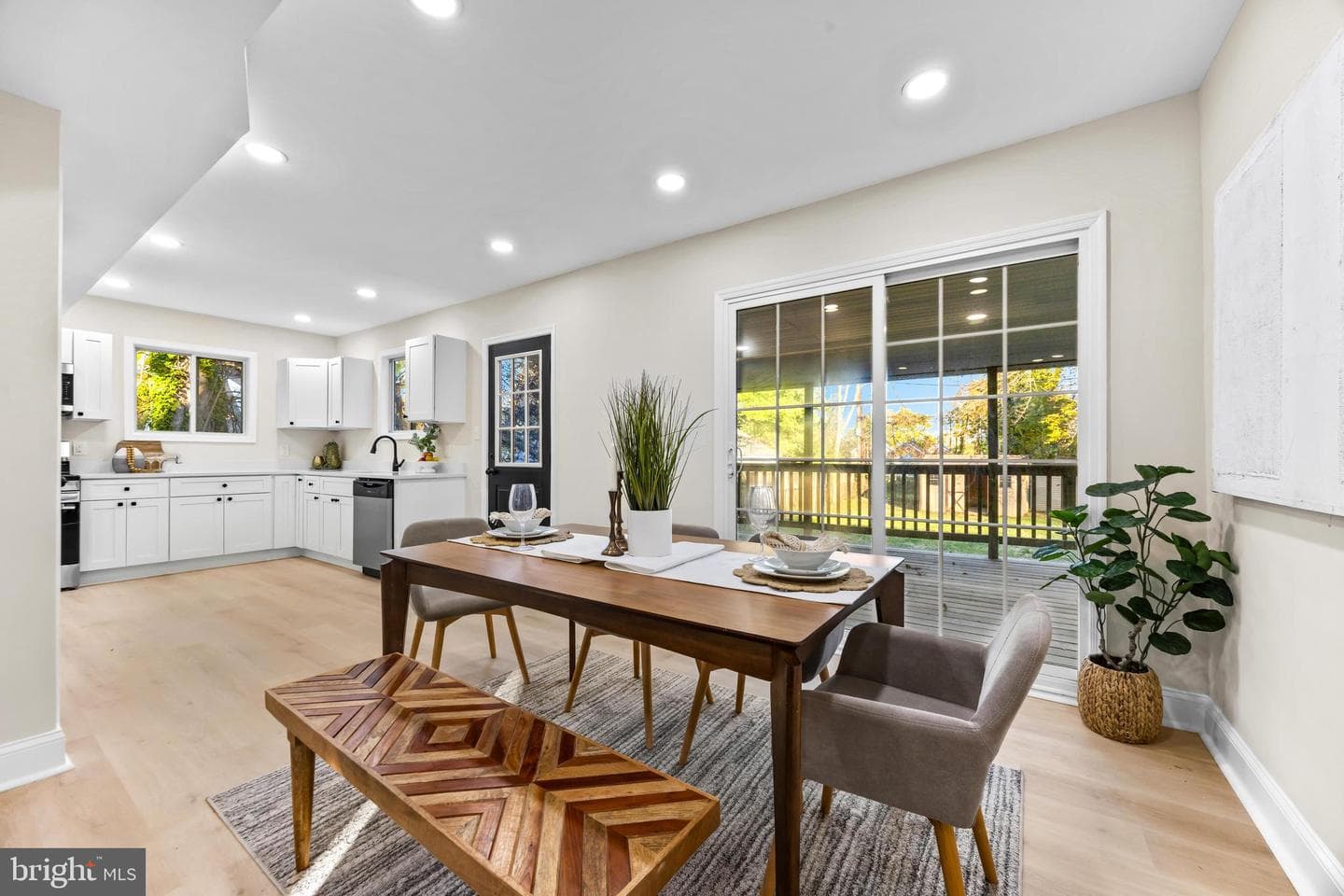 611 Cliveden Road photo 10